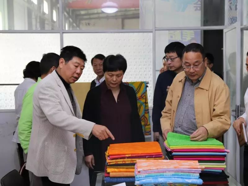 Xu Ruijun, direktør for Internet of Things Industry Department i Hangzhou kommunale kommission for økonomi og informationsteknologi, besøgte og guidede Meige