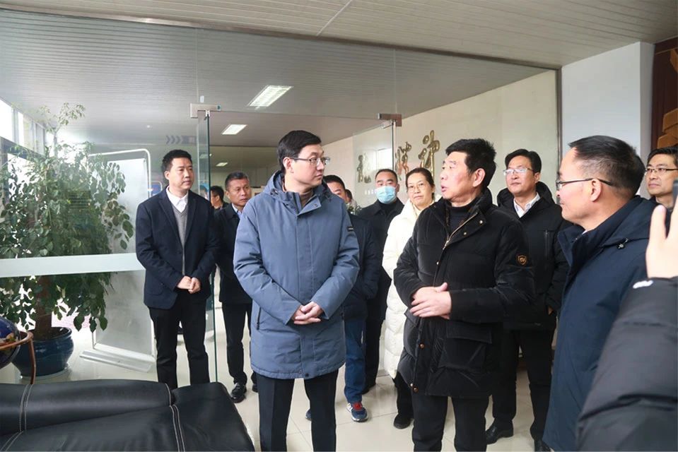 Yang Zewei, vicesekretær for Lin'an-distriktsudvalget og distriktsborgmester, besøgte Meige Machinery for at undersøge og genoptage arbejde og produktion